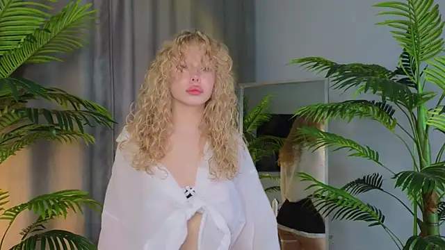 Snapshot of emilyshepar_d chatting on 25, 11, 2025 emilyshepar d online show from 25, 11, 2025