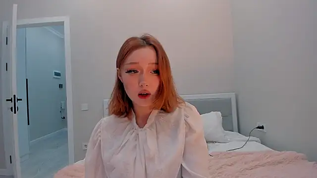 Snapshot of yuna_loon chatting on 2, 10, 2025 yuna loon online show from 2, 10, 2025