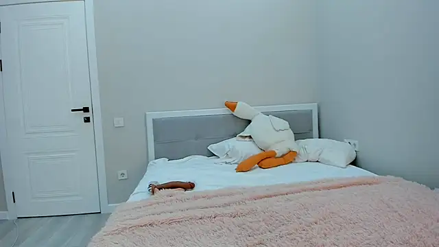 Snapshot of yuna_loon chatting on 24, 10, 2025 yuna loon online show from 24, 10, 2025