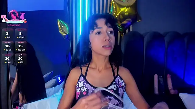 Snapshot of Gina_77 chatting on 7, 10, 2025 Gina 77 online show from 7, 10, 2025