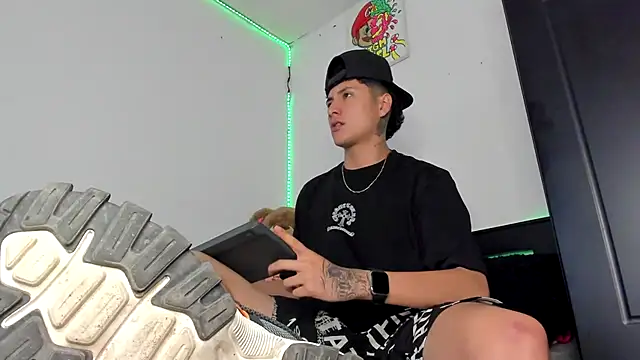 Snapshot of Mateo_Escobar chatting on 18, 11, 2025 Mateo Escobar online show from 18, 11, 2025