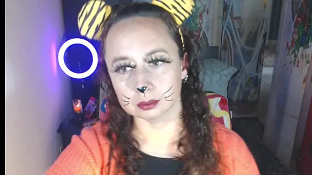 Snapshot of Milf_Valeria chatting on 31, 10, 2025 Milf Valeria online show from 31, 10, 2025