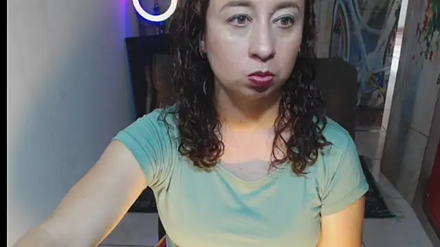 Snapshot of Milf_Valeria chatting on 4, 12, 2025 Milf Valeria online show from 4, 12, 2025