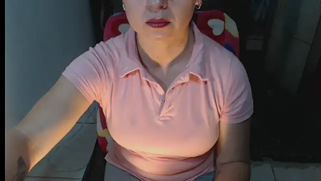 Snapshot of Milf_Valeria chatting on 16, 12, 2025 Milf Valeria online show from 16, 12, 2025