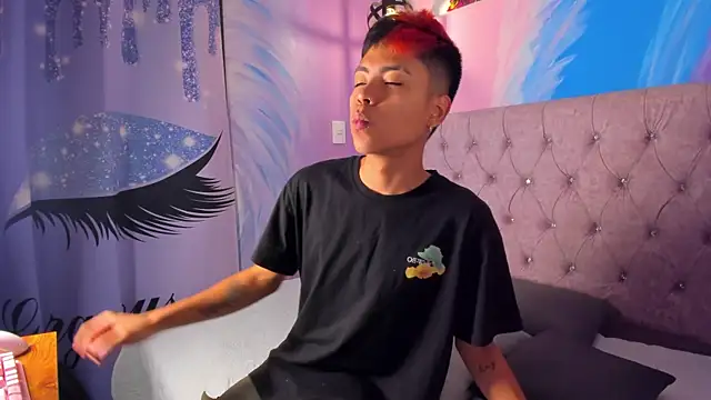 Snapshot of MaxiWildd chatting on 24, 9, 2025 MaxiWildd online show from 24, 9, 2025