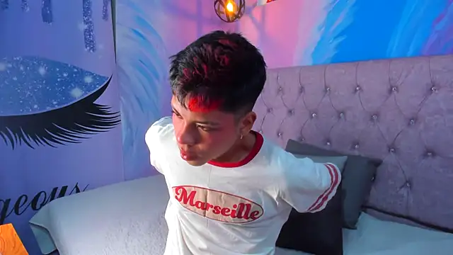 Snapshot of MaxiWildd chatting on 14, 11, 2025 MaxiWildd online show from 14, 11, 2025