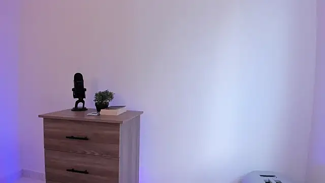 Snapshot of Kyleighc chatting on 31, 10, 2025 Kyleighc online show from 31, 10, 2025