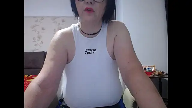 Snapshot of Mary_x chatting on 21, 10, 2025 Mary x online show from 21, 10, 2025