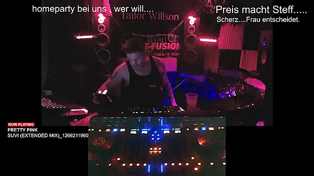 Snapshot of Wir2002Paar chatting on 15, 11, 2025 Wir2002Paar online show from 15, 11, 2025