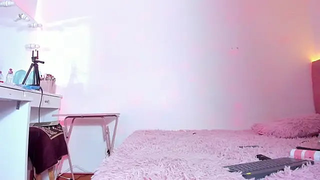 Snapshot of gabi_steele chatting on 13, 12, 2025 gabi steele online show from 13, 12, 2025