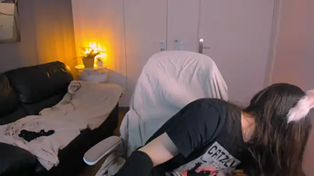 SilverMuse online show from 9, 4, 2026