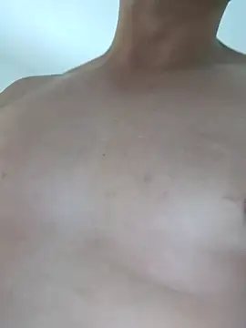 Snapshot of Bradd_32 chatting on 20, 12, 2025 Bradd 32 online show from 20, 12, 2025