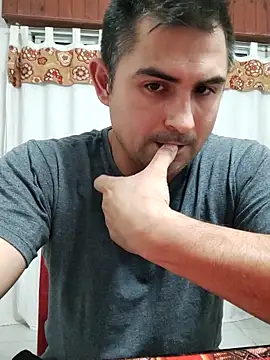 Snapshot of Bradd_32 chatting on 7, 2, 2026 Bradd 32 online show from 7, 2, 2026