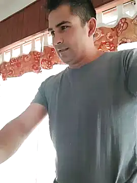 Snapshot of Bradd_32 chatting on 14, 2, 2026 Bradd 32 online show from 14, 2, 2026