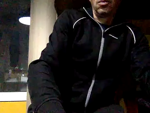 Snapshot of adiluci1 chatting on 23, 11, 2025 adiluci1 online show from 23, 11, 2025