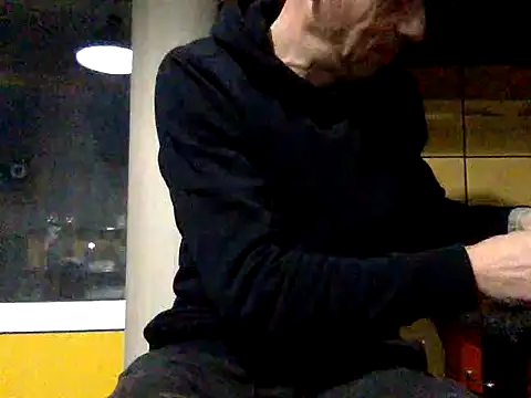 Snapshot of adiluci1 chatting on 30, 11, 2025 adiluci1 online show from 30, 11, 2025