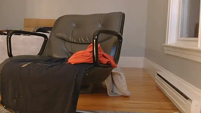 Snapshot of hungbottom603 chatting on 15, 12, 2025 hungbottom603 online show from 15, 12, 2025