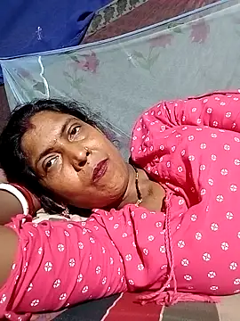 Snapshot of Savita992 chatting on 12, 4, 2026 Savita992 online show from 12, 4, 2026