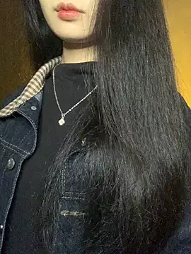 Nhinhi18 online show from 18, 12, 2025