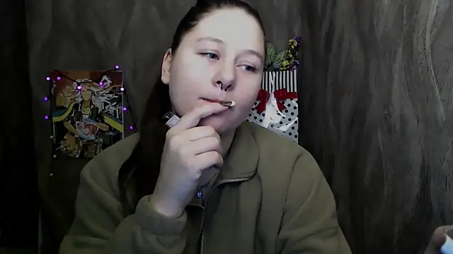 Snapshot of Linda_S_ chatting on 24, 11, 2025 Linda S online show from 24, 11, 2025