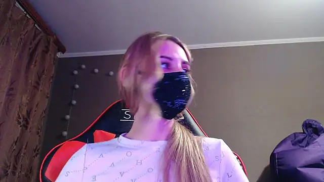 Snapshot of Iris_lave chatting on 23, 10, 2025 Iris lave online show from 23, 10, 2025