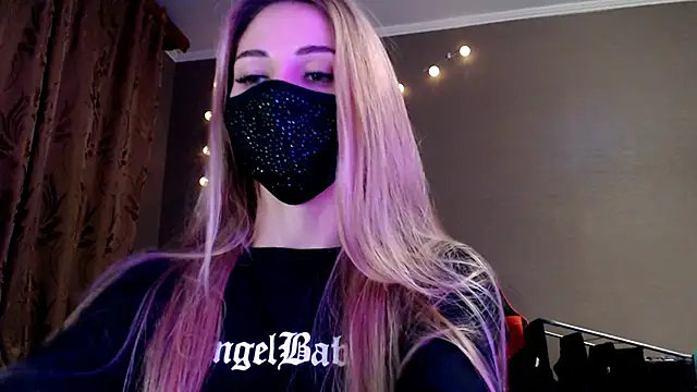 Snapshot of Iris_lave chatting on 1, 12, 2025 Iris lave online show from 1, 12, 2025