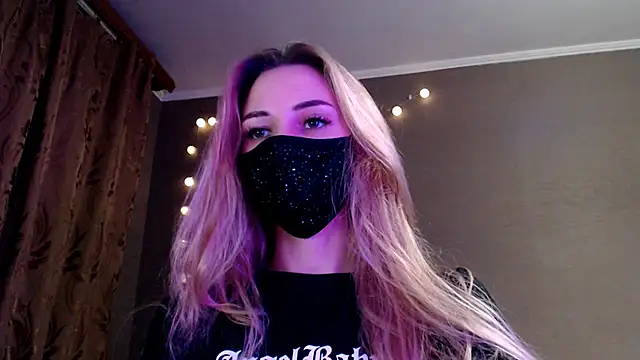 Snapshot of Iris_lave chatting on 3, 12, 2025 Iris lave online show from 3, 12, 2025