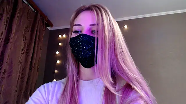 Snapshot of Iris_lave chatting on 17, 12, 2025 Iris lave online show from 17, 12, 2025