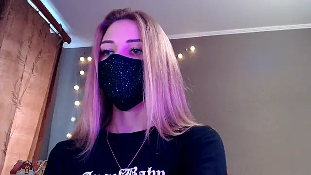 Snapshot of Iris_lave chatting on 21, 12, 2025 Iris lave online show from 21, 12, 2025