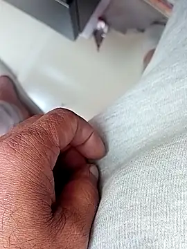 hackyourpussyxh online show from 19, 1, 2026