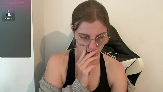 BustyKellyXXX online show from 3, 10, 2025