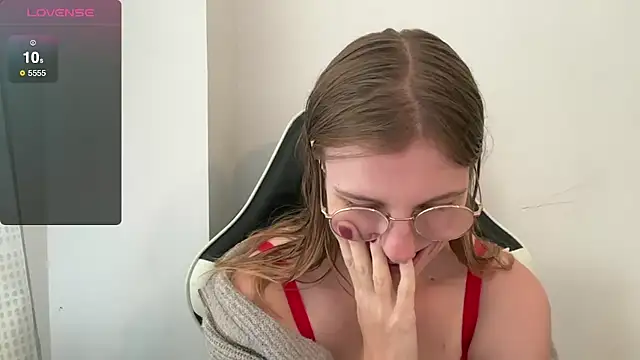 BustyKellyXXX online show from 28, 11, 2025