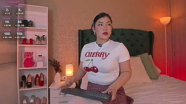 Snapshot of naughty_fun_room chatting on 4, 11, 2025 naughty fun room online show from 4, 11, 2025