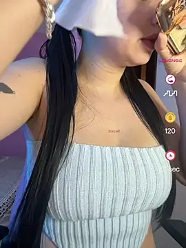 Snapshot of lucy_grey25 chatting on 19, 7, 2026 lucy grey25 online show from 19, 7, 2026