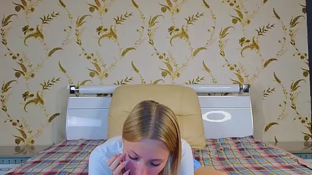 KatieFoulk online show from 17, 10, 2025