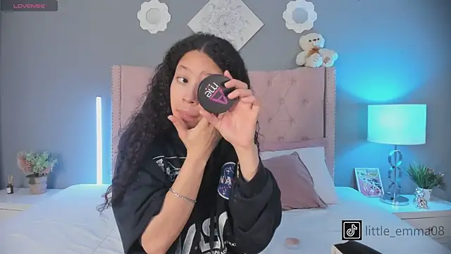 Snapshot of Joe_And_Emma chatting on 23, 10, 2025 Joe And Emma online show from 23, 10, 2025