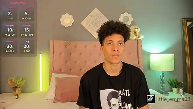 Snapshot of Joe_And_Emma chatting on 27, 10, 2025 Joe And Emma online show from 27, 10, 2025