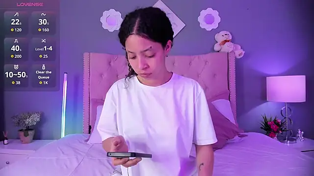 Snapshot of Joe_And_Emma chatting on 11, 11, 2025 Joe And Emma online show from 11, 11, 2025