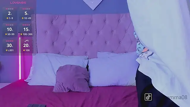 Snapshot of Joe_And_Emma chatting on 17, 11, 2025 Joe And Emma online show from 17, 11, 2025