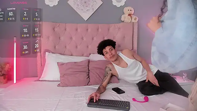 Snapshot of Joe_And_Emma chatting on 5, 12, 2025 Joe And Emma online show from 5, 12, 2025