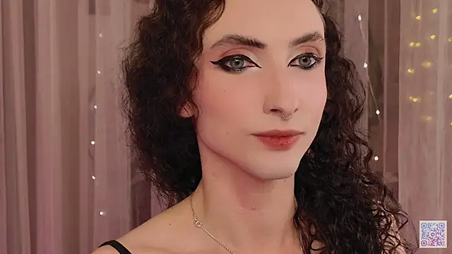 Snapshot of Queen_of_tease chatting on 27, 9, 2025 Queen of tease online show from 27, 9, 2025