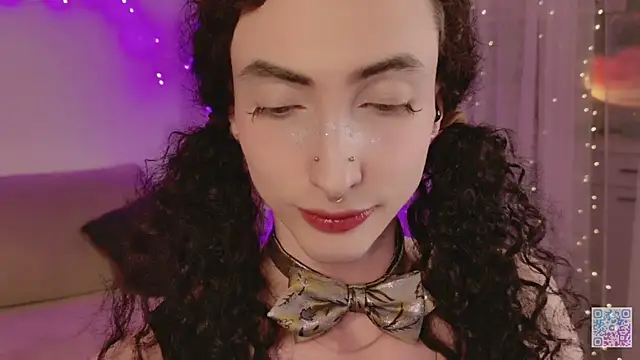 Queen of tease online show from 5, 5, 2026