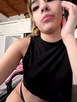 Snapshot of Babylovetiernax chatting on 9, 10, 2025 Babylovetiernax online show from 9, 10, 2025