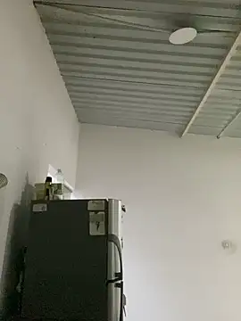 lesly cutee online show from 2, 4, 2026