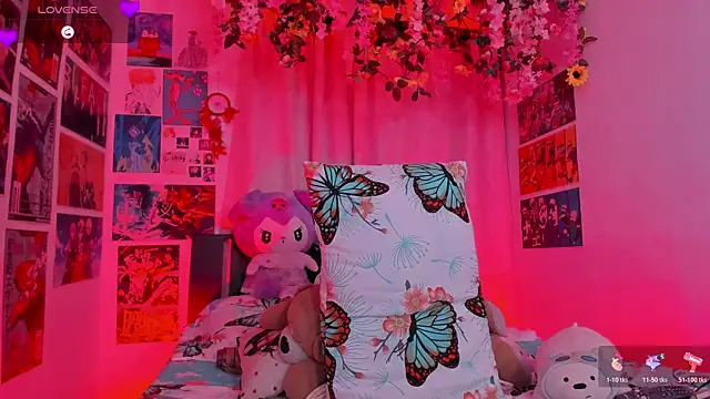 Snapshot of FluffyMelons chatting on 31, 10, 2025 FluffyMelons online show from 31, 10, 2025