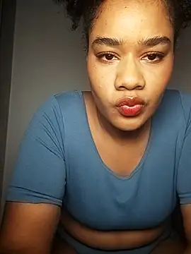 Snapshot of Maaaar_ chatting on 23, 10, 2025 Maaaar online show from 23, 10, 2025