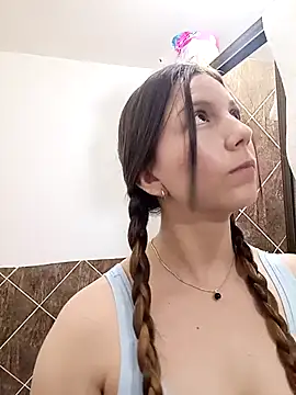 Snapshot of Arianna_Moss chatting on 5, 11, 2025 Arianna Moss online show from 5, 11, 2025