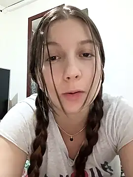 Snapshot of Arianna_Moss chatting on 8, 11, 2025 Arianna Moss online show from 8, 11, 2025