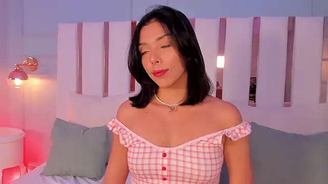 Snapshot of selene_phmoon chatting on 14, 10, 2025 selene phmoon online show from 14, 10, 2025