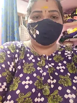 Snapshot of lathikaqueentamil chatting on 4, 11, 2025 lathikaqueentamil online show from 4, 11, 2025